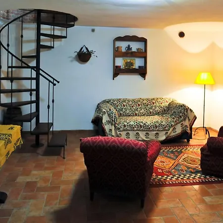 فيلة Maranzano Sleeps 8 Pool Wifi